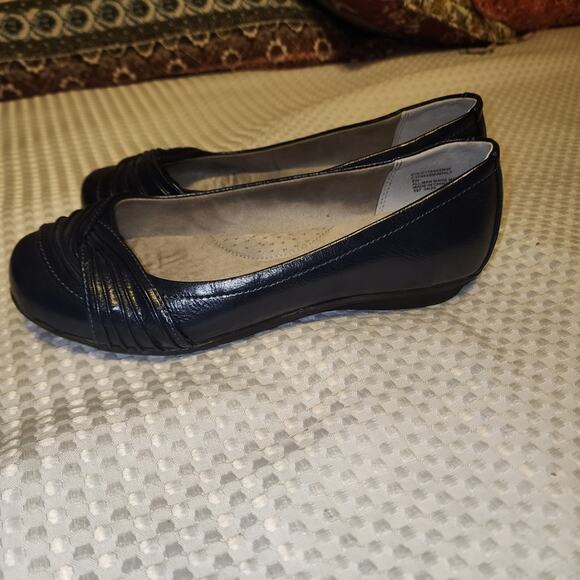 CLIFFS BY WHITE MOUNTAIN GUC WOMEN'S SIZE 8 CLARA SLIPON SHOES - Picture 1 of 10